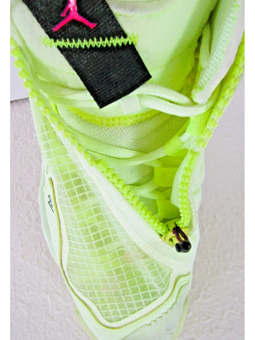 Jordan Why Not .5 Barley Volt/Pink Basketball Shoes 10.5 DO7189-700 with Box